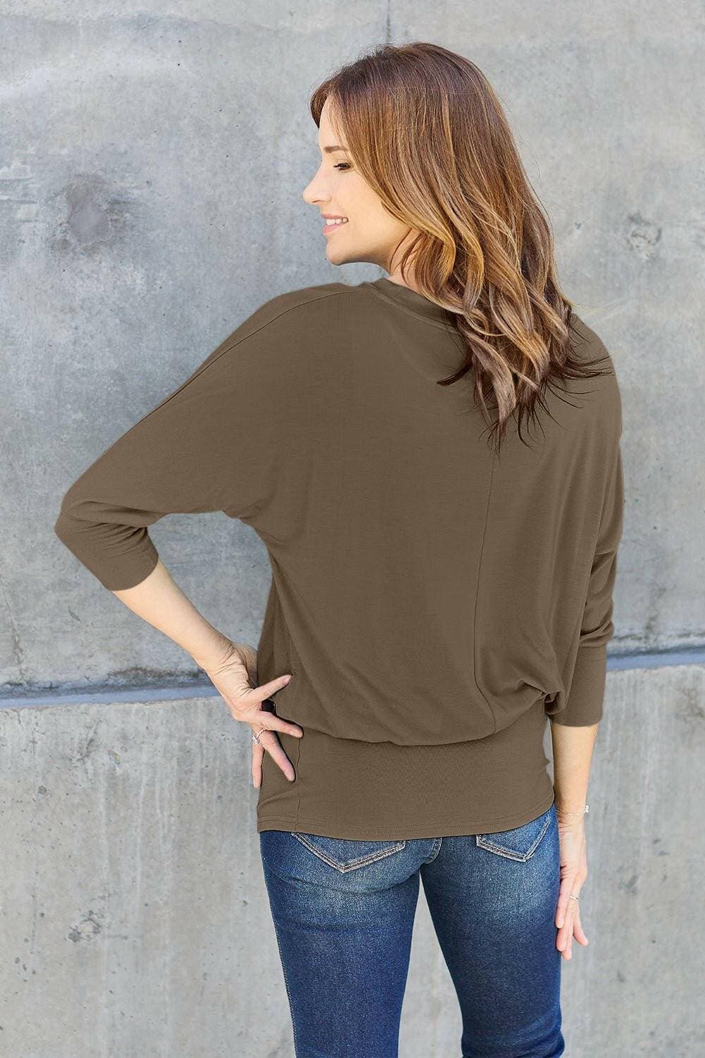 Stylish Batwing Blouse for Effortless EleganceDiscover Effortless Elegance with Our Stylish Batwing Blouse
 Elevate your wardrobe with our Stylish Batwing Blouse, designed for the modern woman who values both coLove Salve Stylish Batwing BlouseTIKTOK