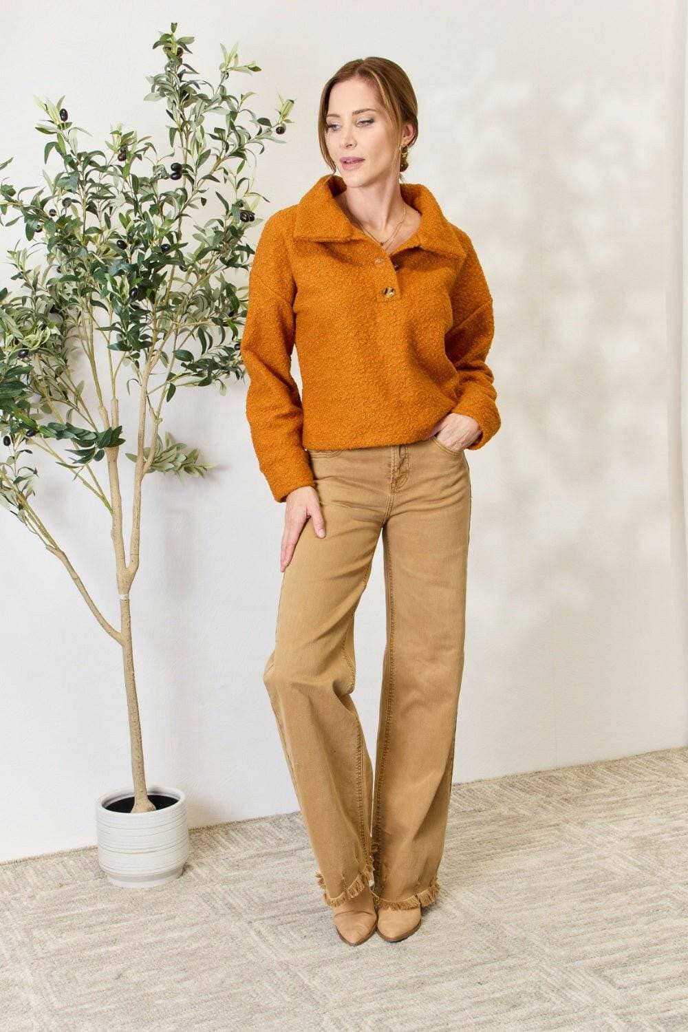 Elegant Turtleneck Sweater with Cozy ComfortExperience the Perfect Blend of Elegance and Comfort
 Embrace sophistication with our Elegant Turtleneck Sweater, designed to provide you with unparalleled cozy comfLove Salve Elegant Turtleneck SweaterTIKTOK