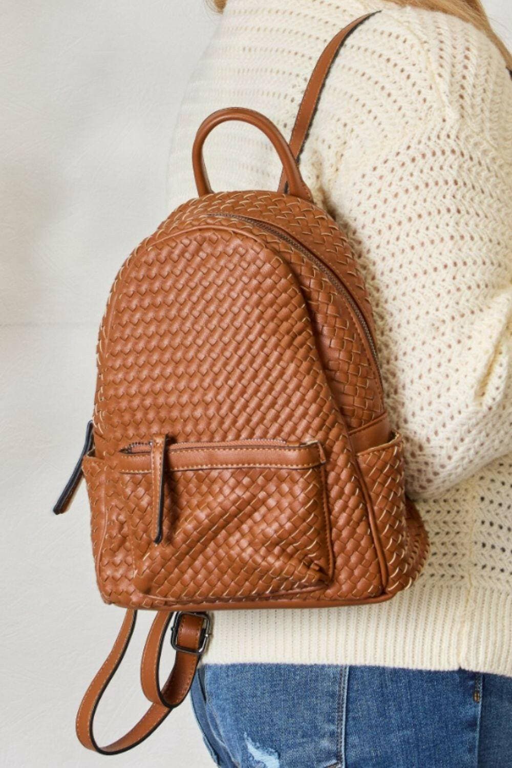 Elegant Woven PU Leather Backpack - Exquisite Design and Premium QualiExperience Luxury and Style
 Discover the perfect blend of elegance and functionality with our Elegant Woven PU Leather Backpack. This exquisite accessory is designeLove Salve Elegant Woven PU Leather Backpack - Exquisite DesignTIKTOK