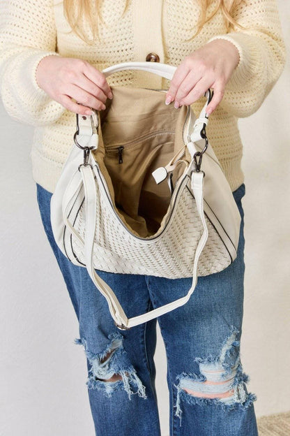 Handgefertigte Schultertasche aus veganem Leder mit aufwendigem Webdetail