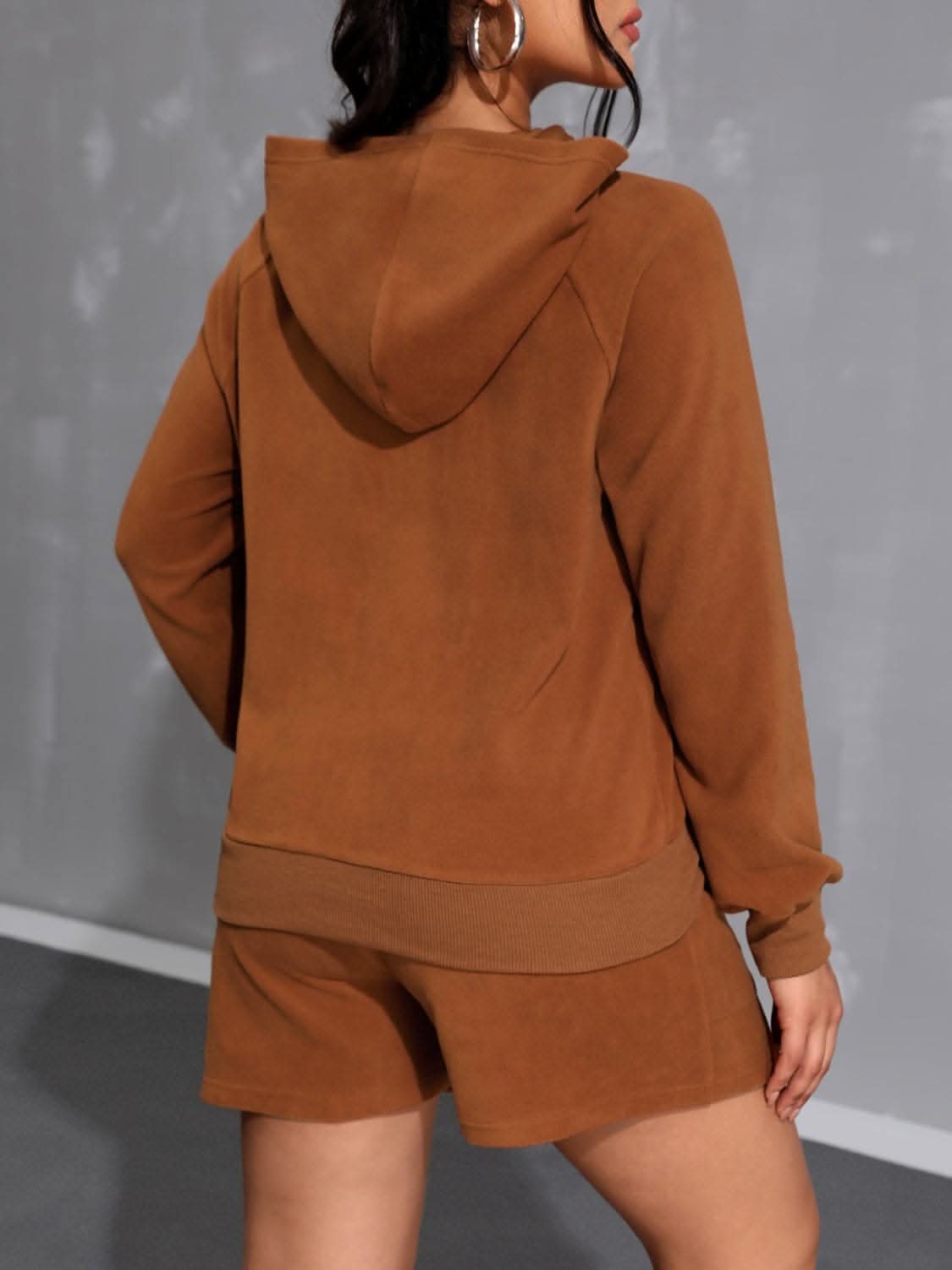 Cozy hoodie and shorts set with pockets - Love Salve 