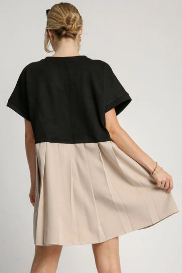 Umgee Full Size Round Neck Pleated Dress with Side Pockets Plus Size - Love Salve 