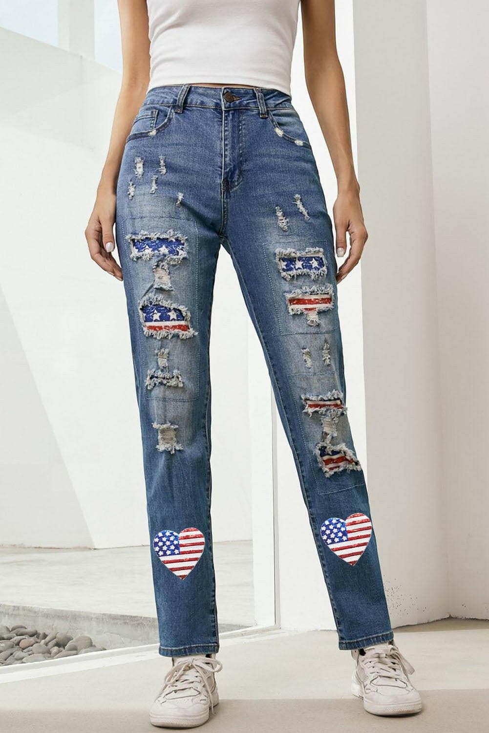 Distressed US Flag Straight Leg JeansRevamp Your Wardrobe
Introducing our Distressed US Flag Straight Leg Jeans, the ultimate fusion of style and comfort. These jeans are designed for those who dare to Love Salve Flag Straight Leg Jeansjeans