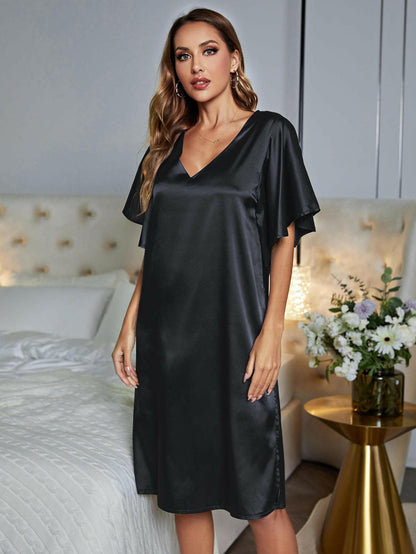 Elegant V-Neck Flutter Sleeve NightgownIndulge in Pure Elegance with Our V-Neck Flutter Sleeve Nightgown
 
 
Style: Embrace chic sophistication with a solid pattern design.
 
Features: Enjoy the essence oLove Salve -Neck Flutter Sleeve Nightgownswimwear