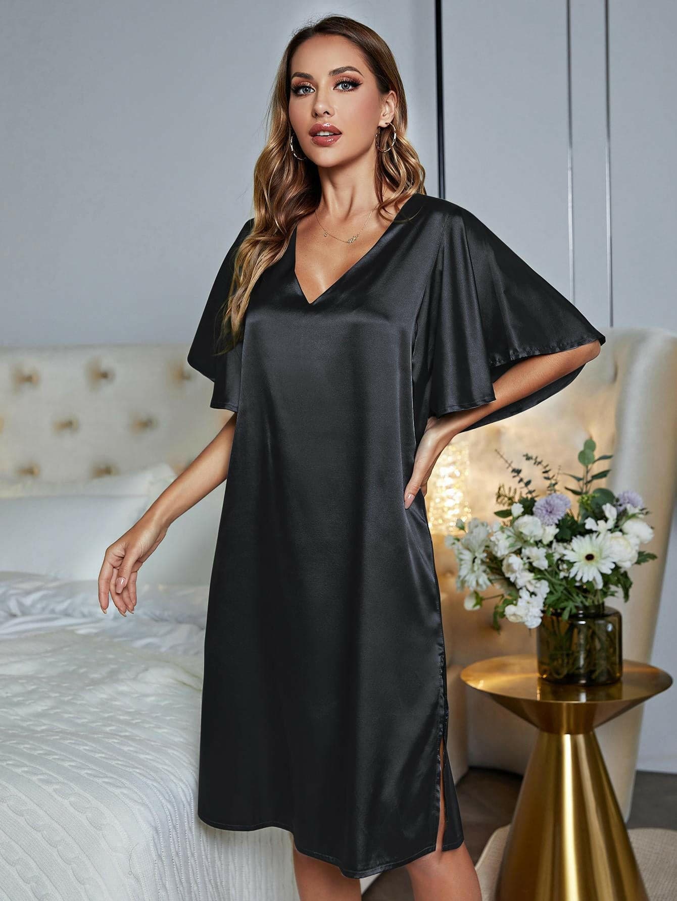 Elegant V-Neck Flutter Sleeve NightgownIndulge in Pure Elegance with Our V-Neck Flutter Sleeve Nightgown
 
 
Style: Embrace chic sophistication with a solid pattern design.
 
Features: Enjoy the essence oLove Salve -Neck Flutter Sleeve Nightgownswimwear