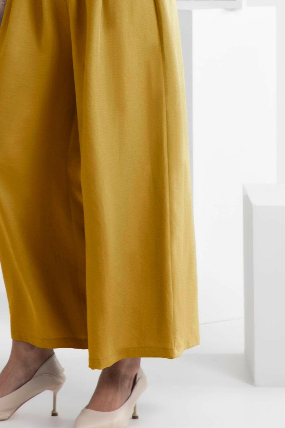 Relaxed Fit Pull-On TrousersUpgrade Your Style with Comfort: Relaxed Fit Pull-On Trousers
 
 
Effortlessly Stylish: Embrace a basic yet chic style with these pull-on trousers
 
Unmatched ComforLove Salve Relaxed Fit Pull-just arrived