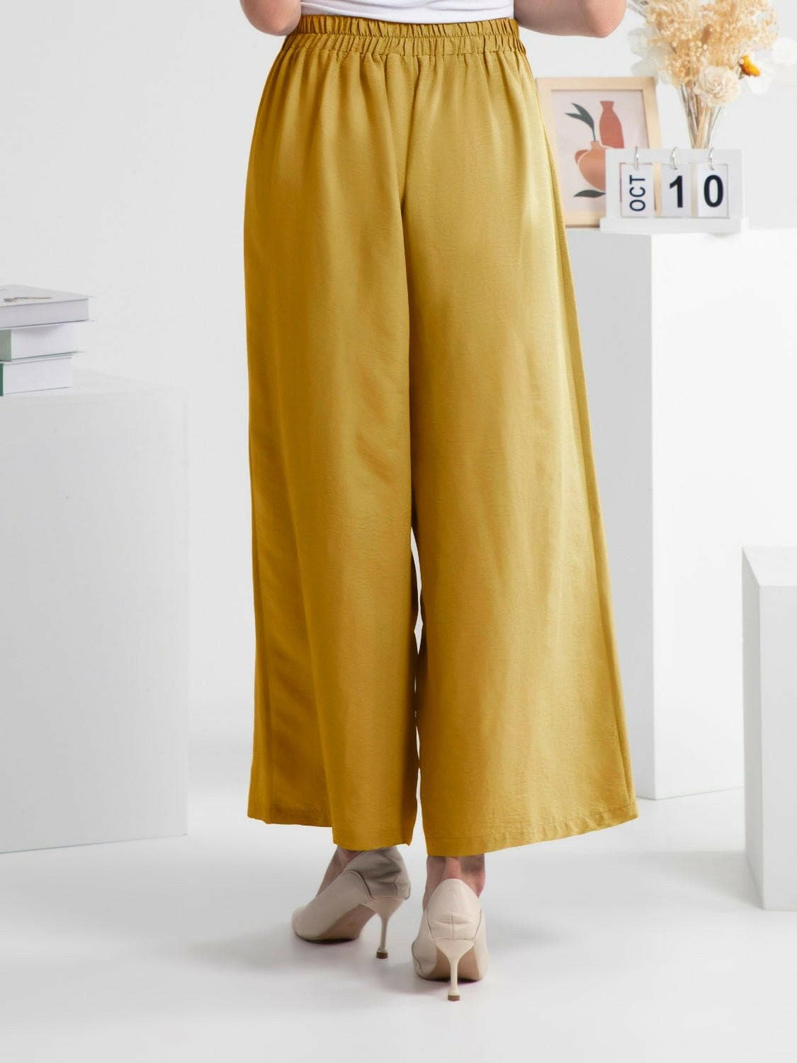 Relaxed Fit Pull-On TrousersUpgrade Your Style with Comfort: Relaxed Fit Pull-On Trousers
 
 
Effortlessly Stylish: Embrace a basic yet chic style with these pull-on trousers
 
Unmatched ComforLove Salve Relaxed Fit Pull-just arrived