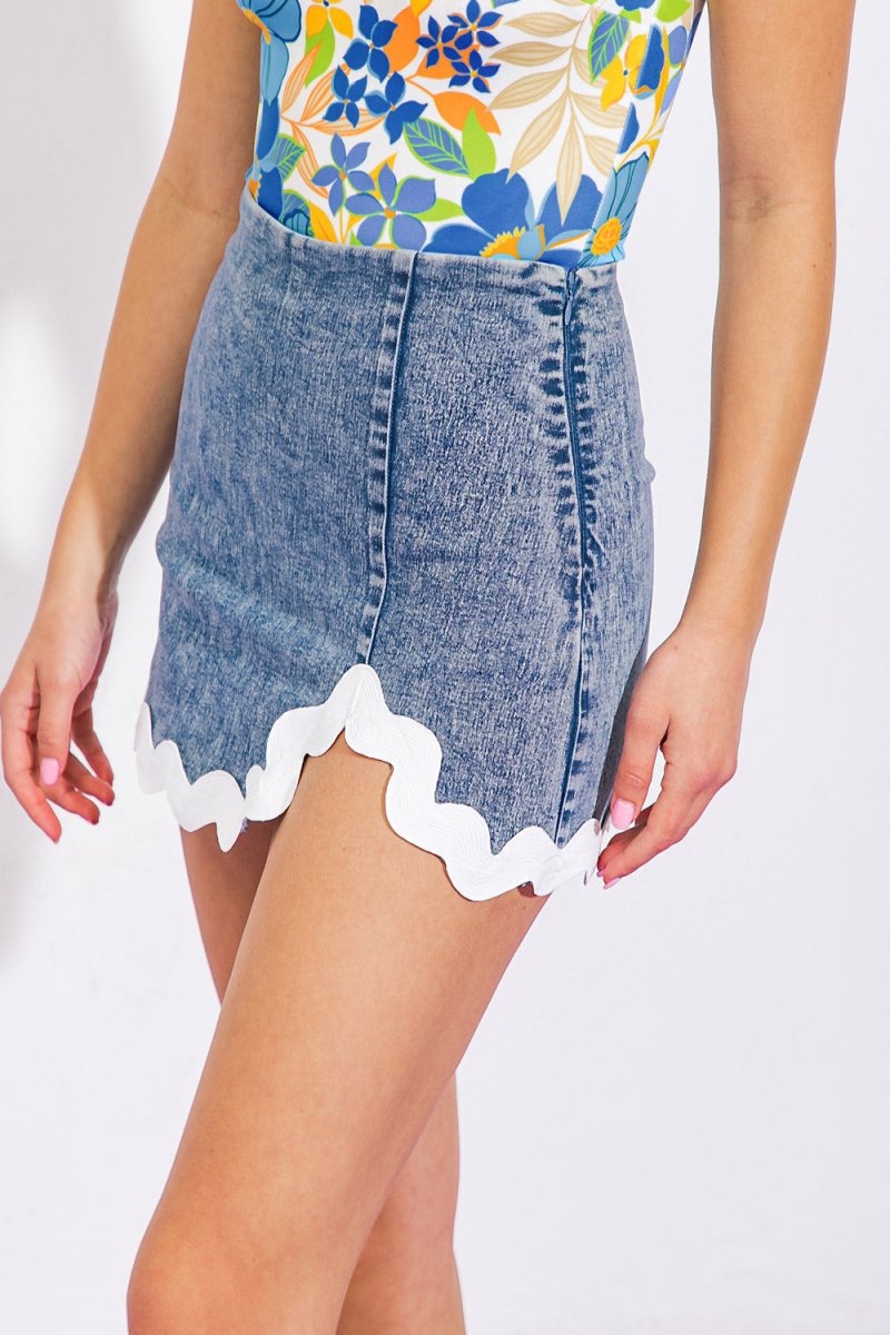 WYNWOOD WALLS DENIM SKORT - Love Salve