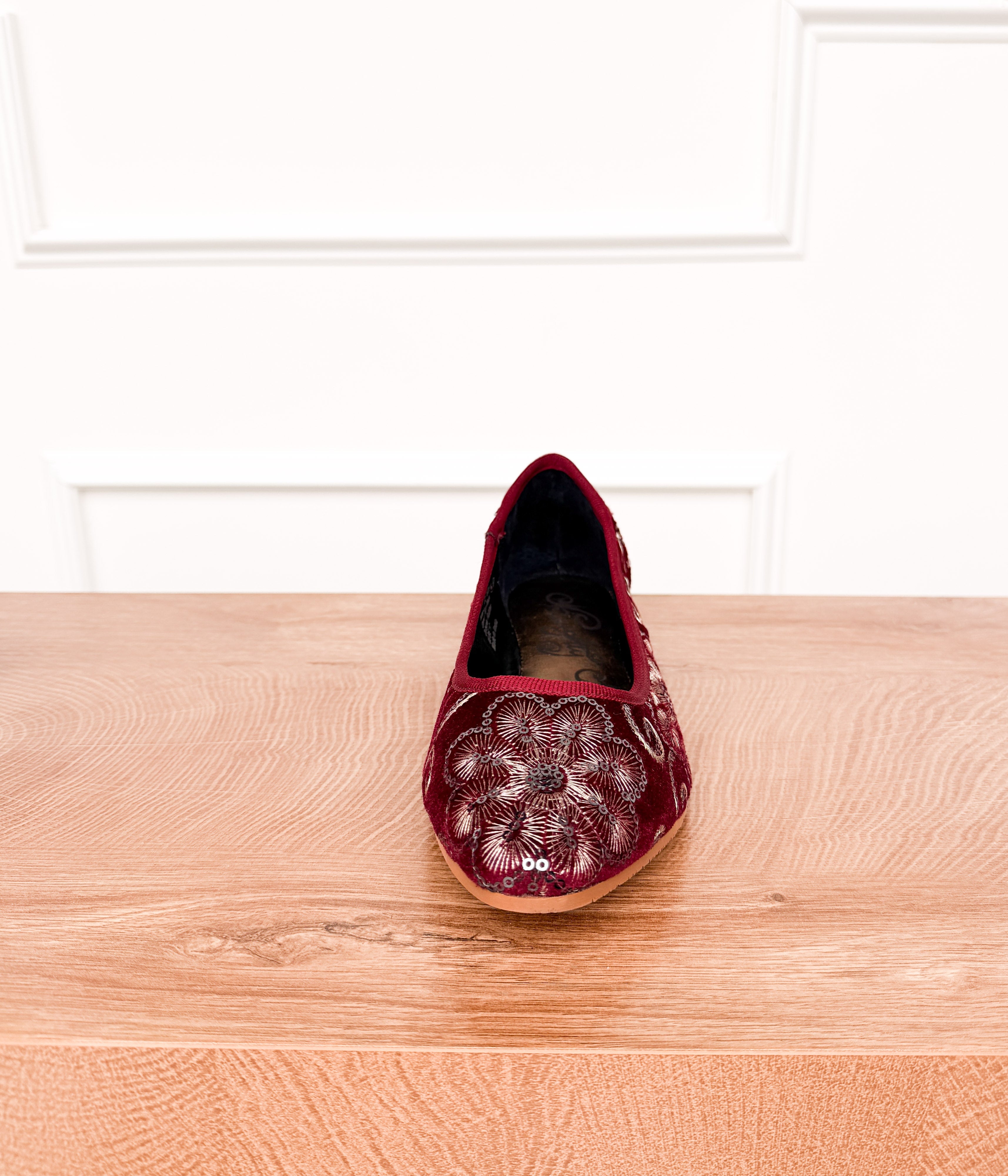 Yuna Burgundy Embroidered Ballet Flats With Sequins