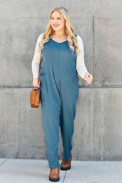 Chic sleeveless jumpsuit with pockets - Love Salve 