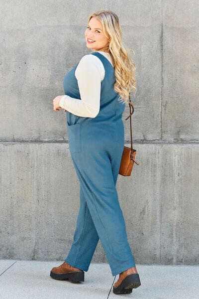 Chic sleeveless jumpsuit with pockets - Love Salve 