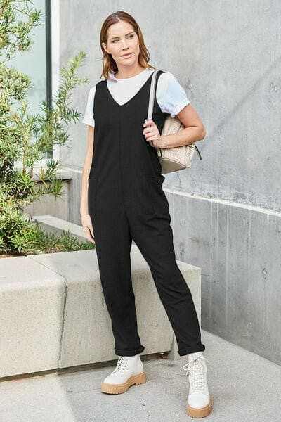 Chic sleeveless jumpsuit with pockets - Love Salve 