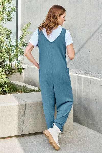 Chic sleeveless jumpsuit with pockets - Love Salve 