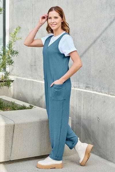 Chic sleeveless jumpsuit with pockets - Love Salve 