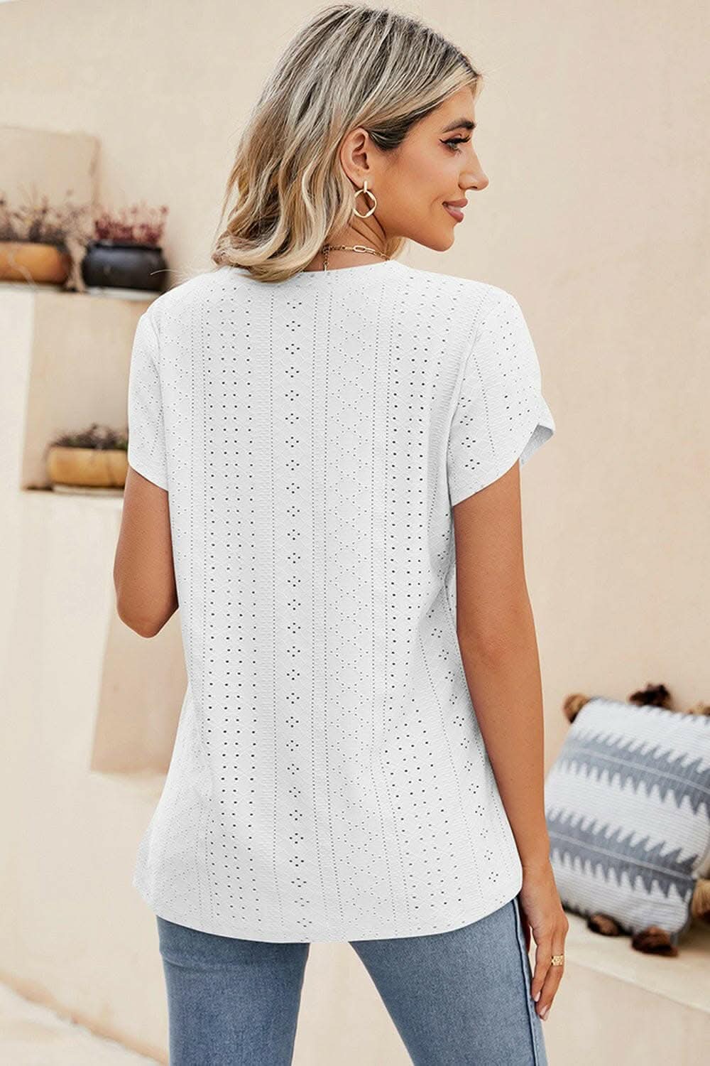 Elegant Eyelet Blouse with Sleeves 