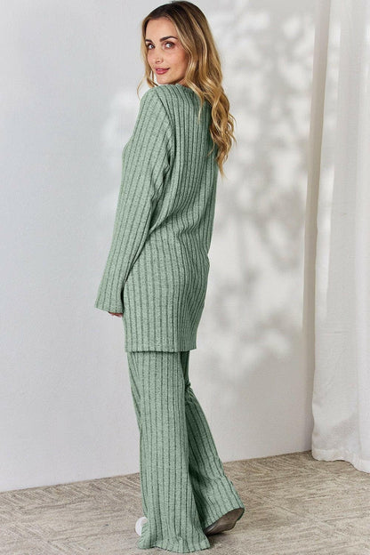 Elegant Ribbed Top and Wide Leg Pants EnsembleDiscover the Perfect Blend of Style and Comfort
 Introducing our Elegant Ribbed Top and Wide Leg Pants Ensemble - a must-have addition to your wardrobe that effortleLove Salve Wide Leg Pants EnsembleApparel