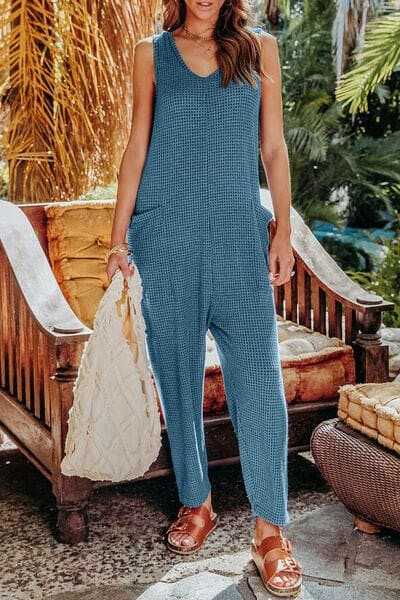 Chic sleeveless jumpsuit with pockets - Love Salve 