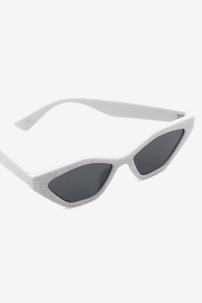 Sunglasses in Cat Eye Design with Polycarbonate Lenses - Love Salve