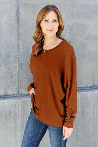 Versatile Round Neck Long Sleeve T-Shirt with Stretchy Fit - Love Salve